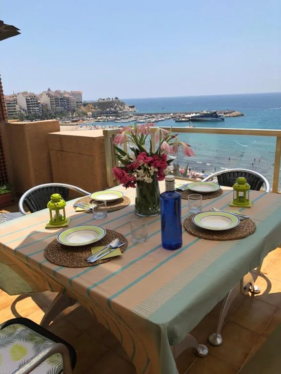 See The Sea – Mirando al Mar & APLUS Apartamentos